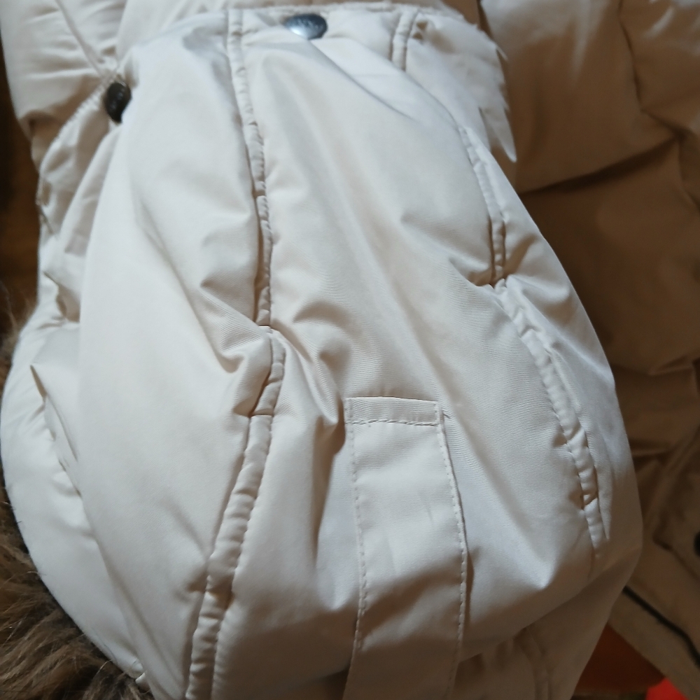 DKNY Cream Puffer Jacket with Fur Trim- Womans Size Small Oversized For Comfort. - Picture 16 of 17